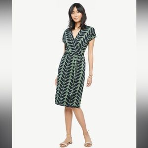 Ann Taylor Short Sleeve Green Wrap Dress Size 0
